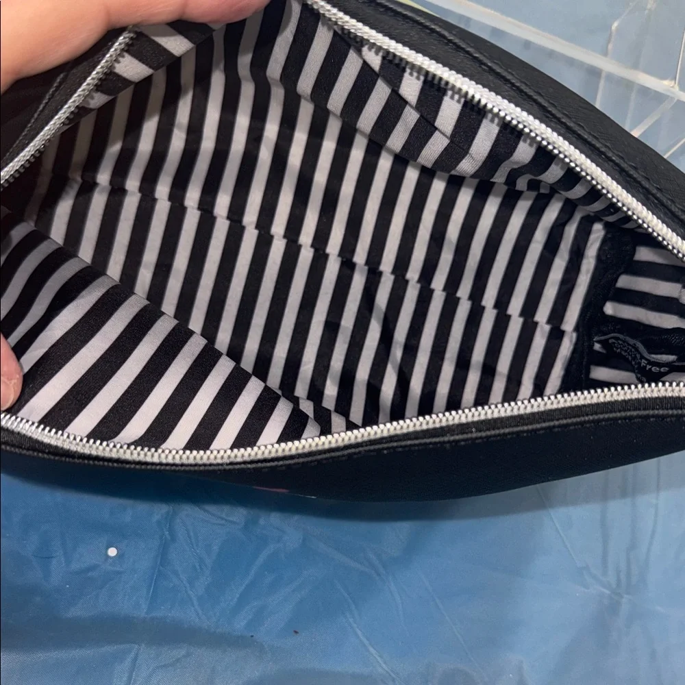 Marc Tetro. Black Cosmetic Bag with Dog Print - Picture 4 of 4